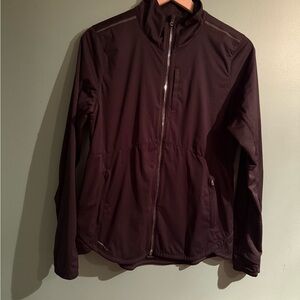 Women’s size medium Saucony full zip jacket